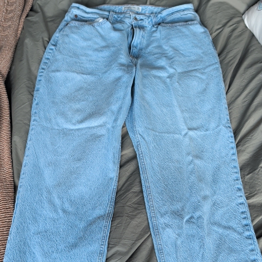 Abercrombie & Fitch Light Wash Straight Leg Jeans